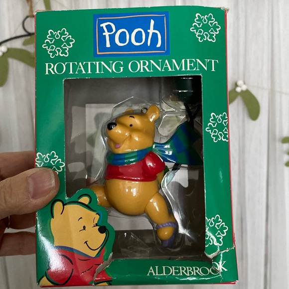 Vtg 1989 Alderbrook noma Pooh skating rotation ornament - Picture 1 of 12